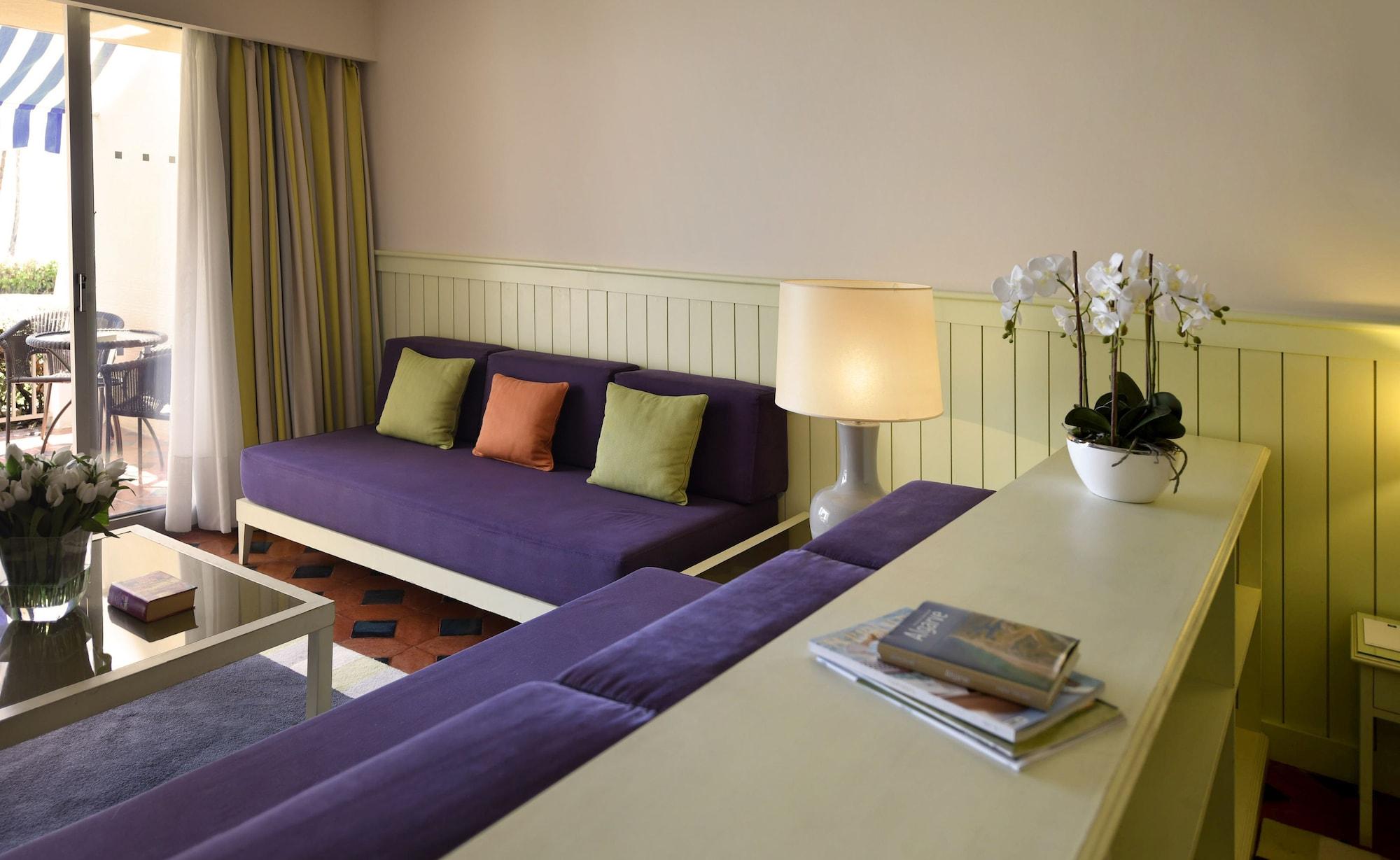 Algarve Casino Hotel Portimão Εξωτερικό φωτογραφία A room at the hotel