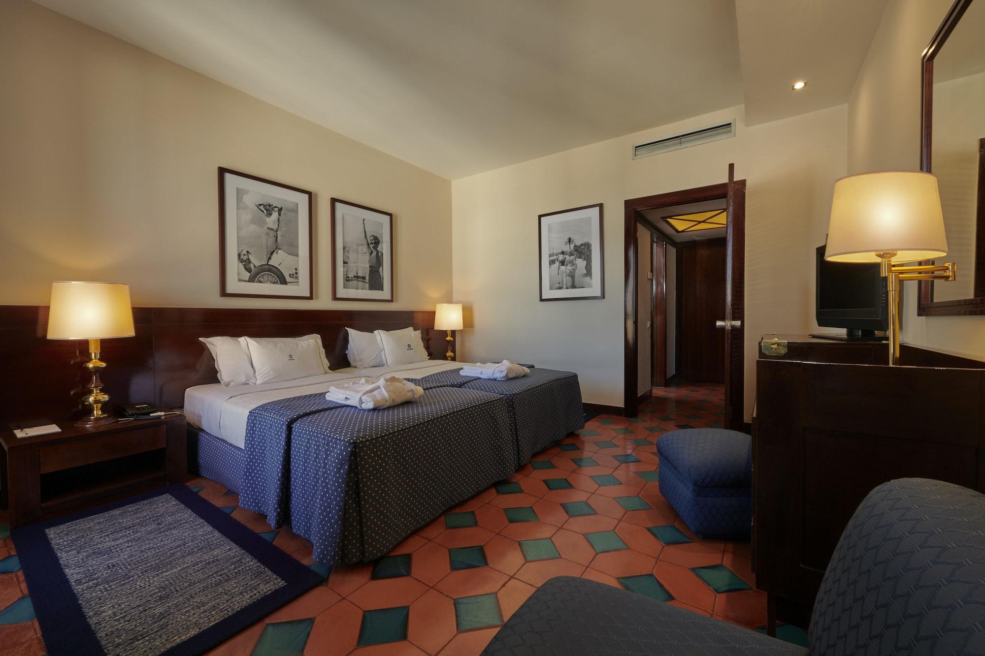Algarve Casino Hotel Portimão Εξωτερικό φωτογραφία A room at the hotel