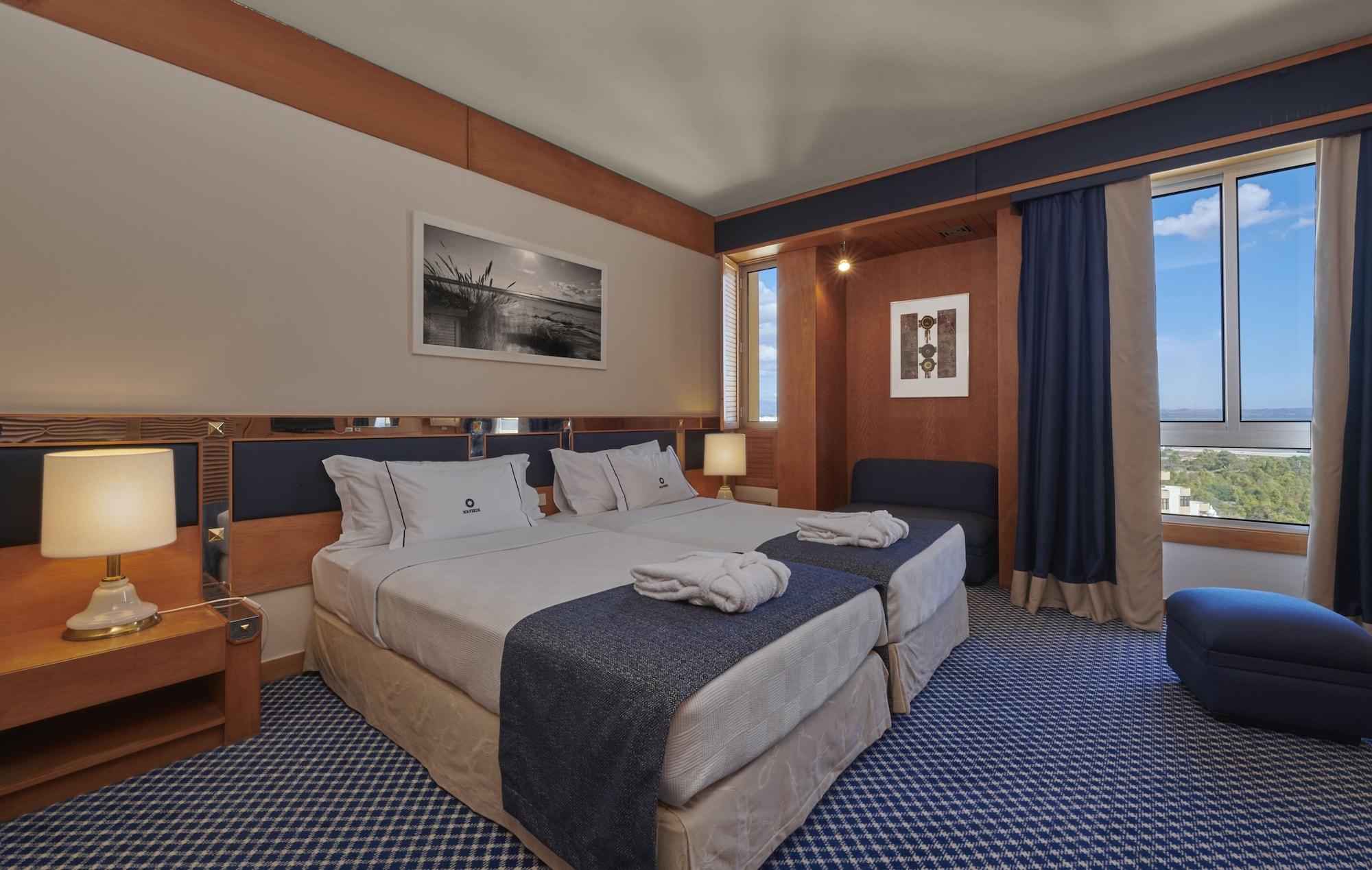 Algarve Casino Hotel Portimão Εξωτερικό φωτογραφία A room at the hotel