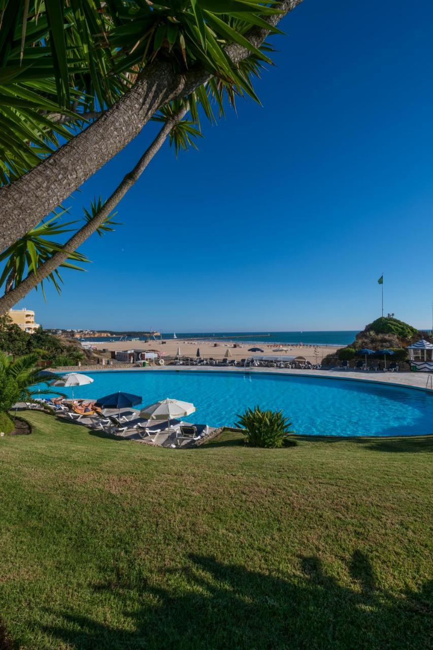 Algarve Casino Hotel Portimão Εξωτερικό φωτογραφία The swimming pool at the Hotel