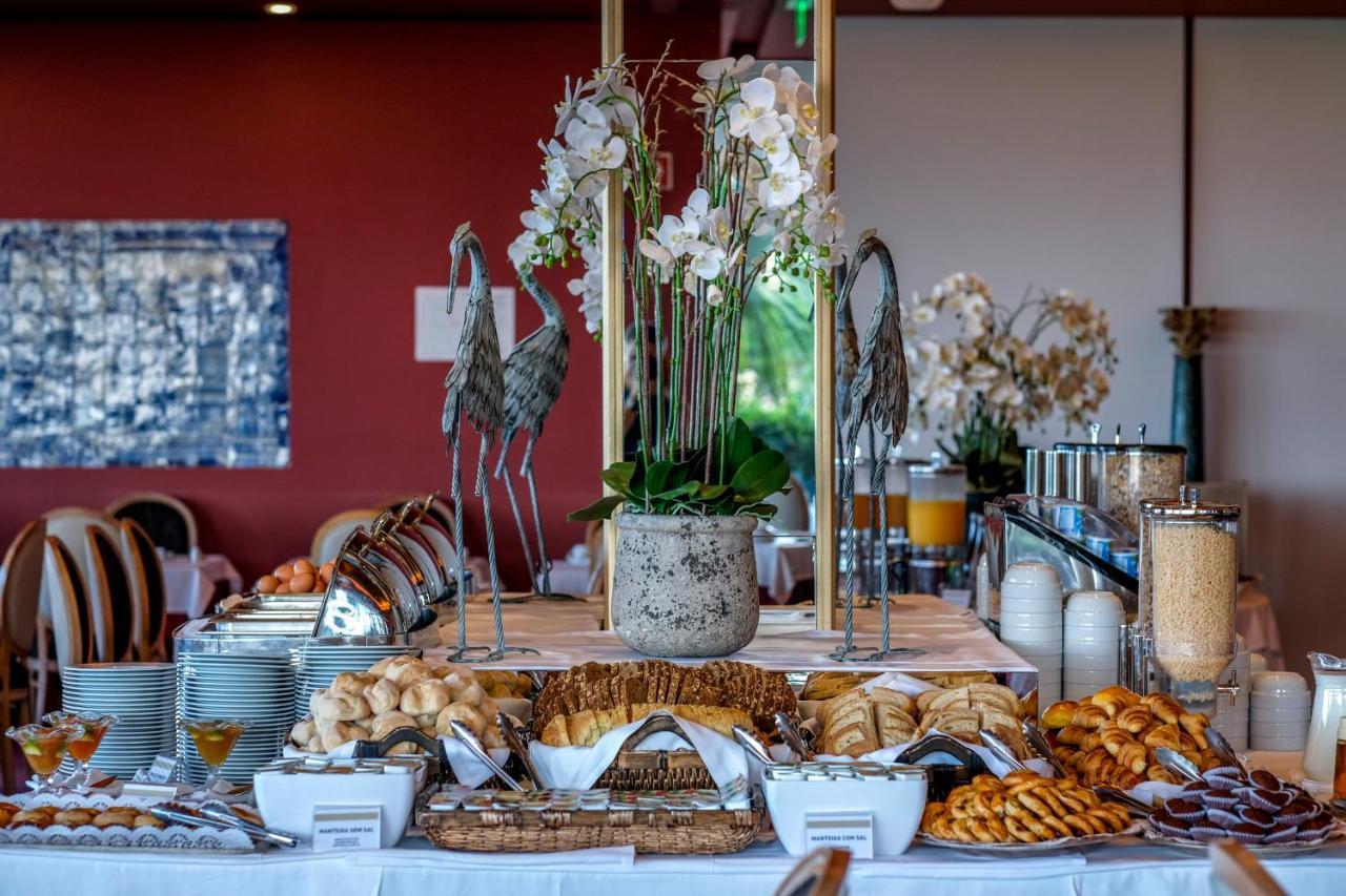 Algarve Casino Hotel Portimão Εξωτερικό φωτογραφία A buffet at a hotel
