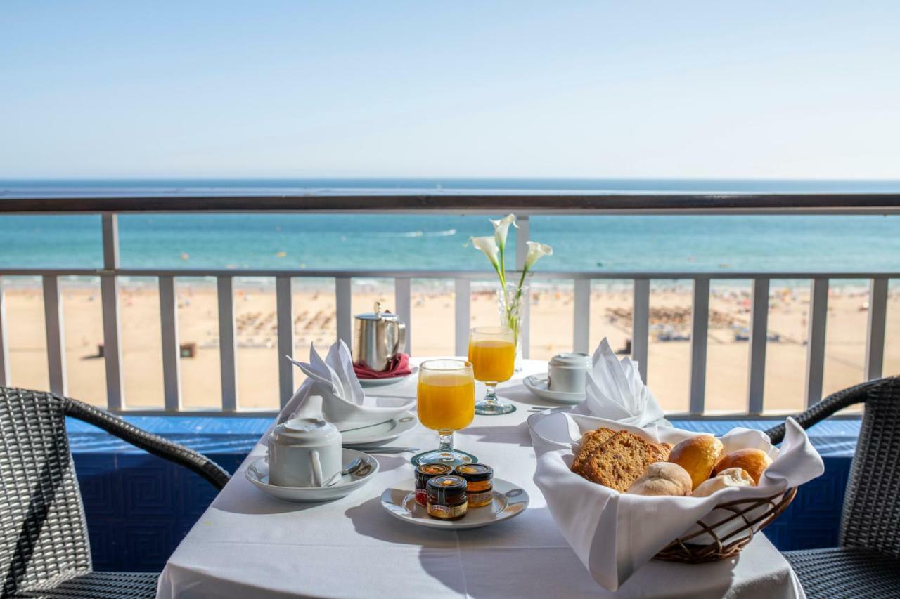 Algarve Casino Hotel Portimão Εξωτερικό φωτογραφία Breakfast at the Hotel