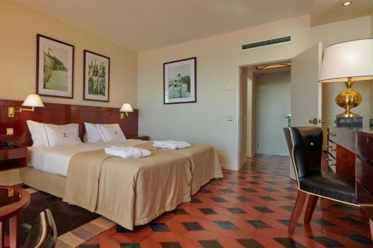Algarve Casino Hotel Portimão Εξωτερικό φωτογραφία A room at the hotel